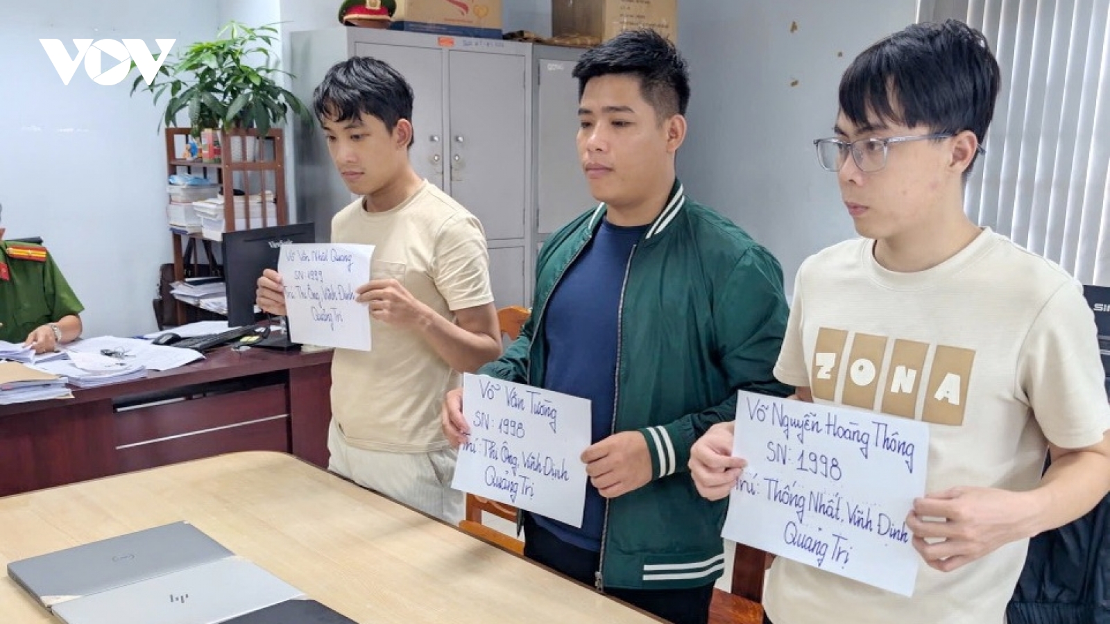 Bắt giữ nhóm đối tượng chuyên hack tài khoản Facebook để lừa đảo